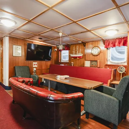Lofoten Cruise & * 斯沃尔韦尔