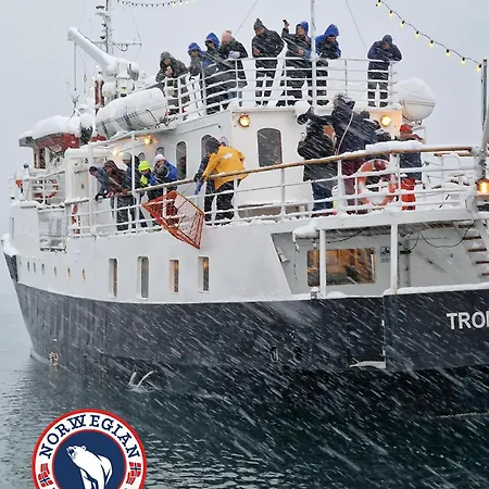 Lofoten Cruise & Πλωτό κατάλυμα Svolvær