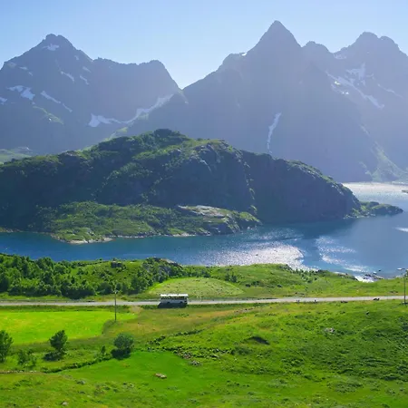 Hotel na wodzie Lofoten Cruise & Svolvær